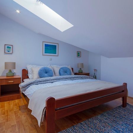 Amu Apartment Pula Ngoại thất bức ảnh