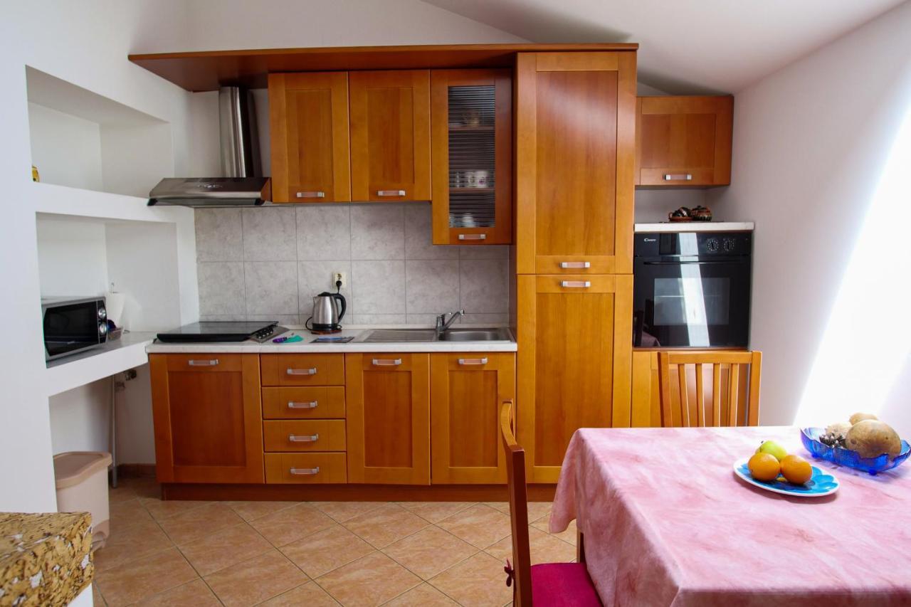Amu Apartment Pula Ngoại thất bức ảnh
